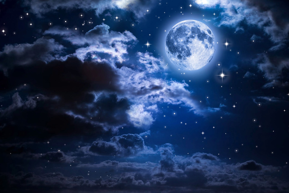 Жители Земли наблюдали необычную «Голубую Луну»