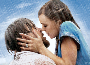 Видео: Поцелуй под дождём