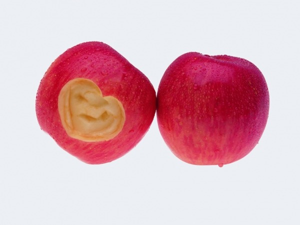 Обои о любви: Яблоки