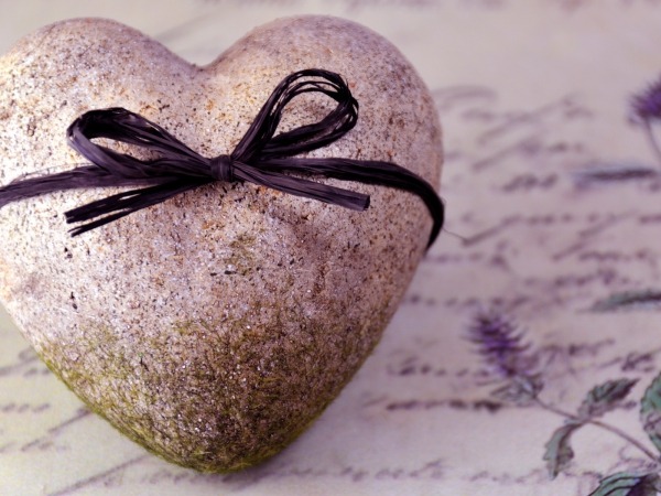 Обои о любви: Каменное сердце